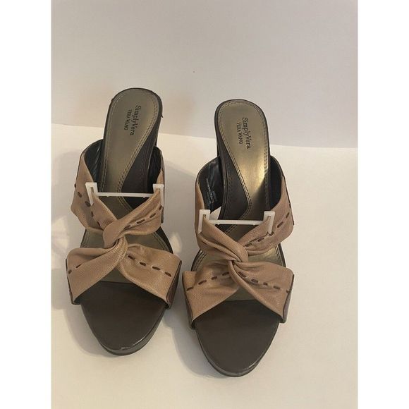 Simply Vera Vera Wang Uma Taupe Leather 4” Slip-on Heels Size 9 - Picture 2 of 9